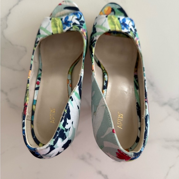 Floral Print Apt. 9 Platform Stiletto shoes and 6 1/2 medium. - Picture 4 of 6